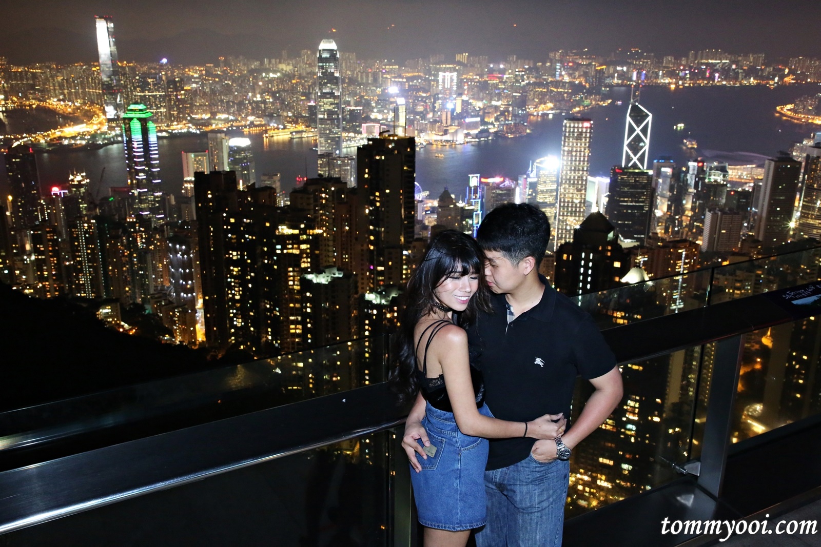 Hong Kong Victoria Peak Couple Tommy Ooi Travel Guide 